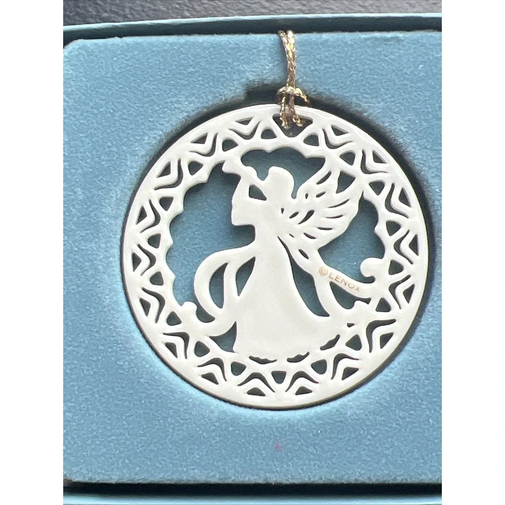 Vintage 1996 Lenox Yuletide Pierced Disc Angel Christmas Ornament Trumpet Gold‎